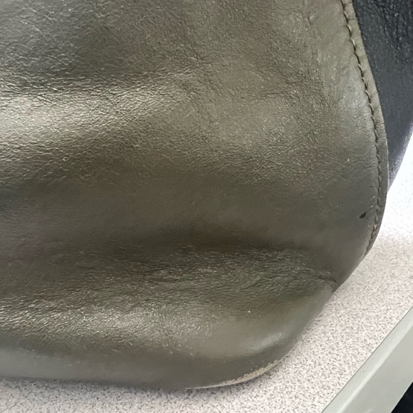 Prada Dark Green Leather bag - Picture 3 of 5